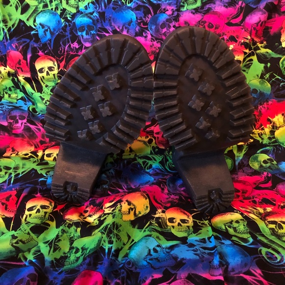 😻 Dr. Martens Cordelia size 8 women’s slip on heel leather shoes 😻 - Picture 2 of 10